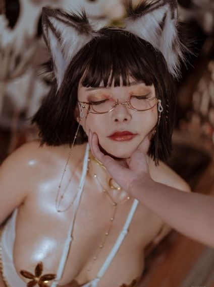 欧美全部裸露的电视剧_字幕高清版在线播放