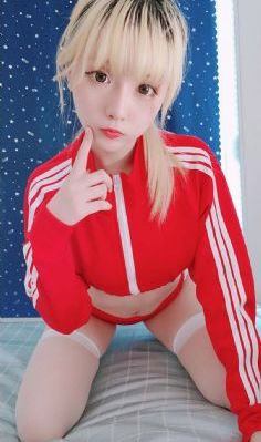 大战丰满人妻性色Av偷偷红豆_国语版中文版