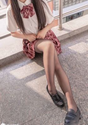 贱奴跪下被主人狠狠调教_4K全集免费播放